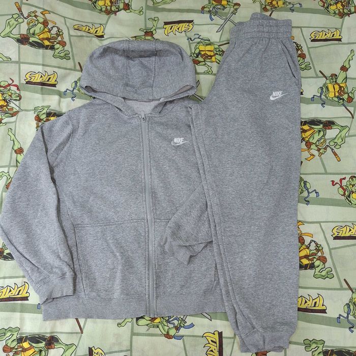 Ангуг Nike 158-170, Under Armour XS