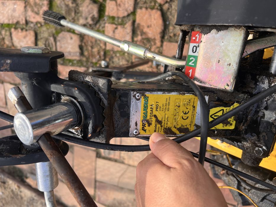 Motocultor cu remorcă