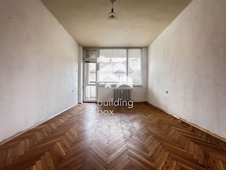 Продава се Тристаен апартамент в София, Център - 90 кв.м за 2040 €/кв.м - Снимка #3