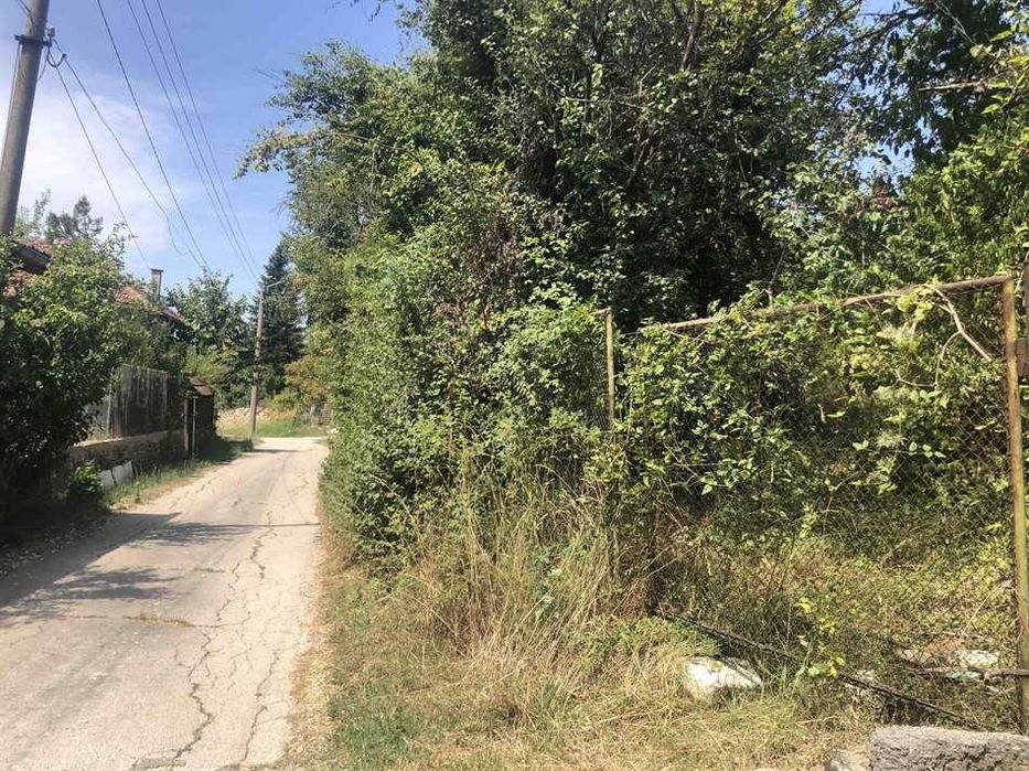 Продава равен парцел в регулация в с. Новаковци, общ. Габрово