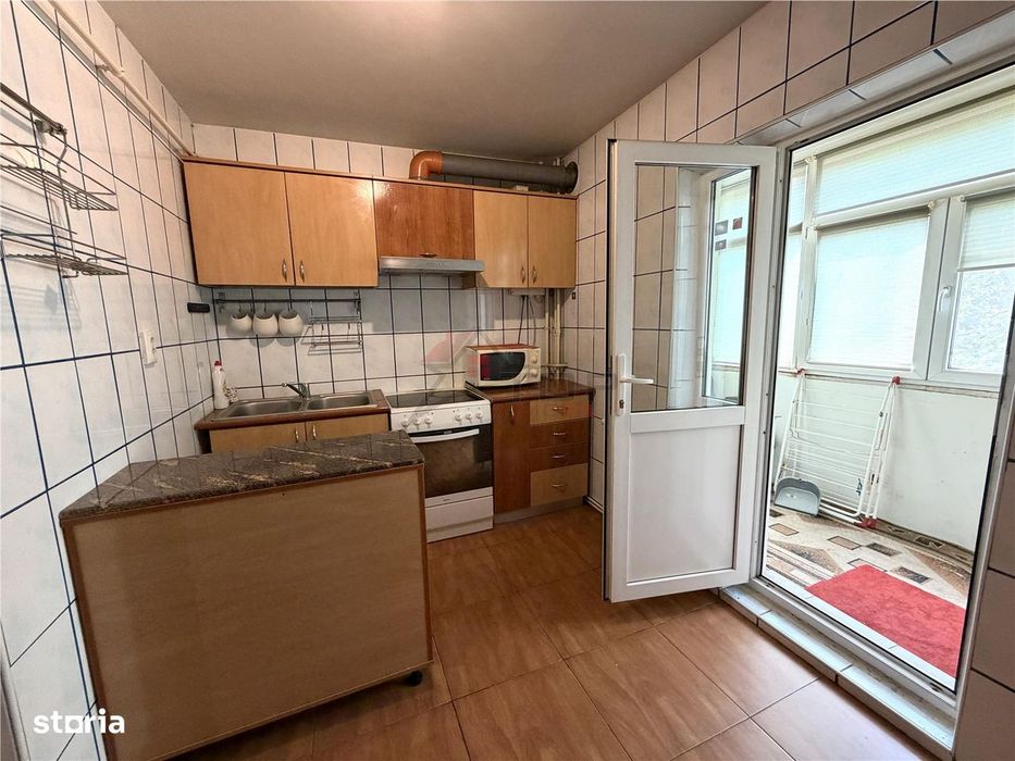 Apartament 3 camere decomandat, 2 bai, etajul 2- Nicolina