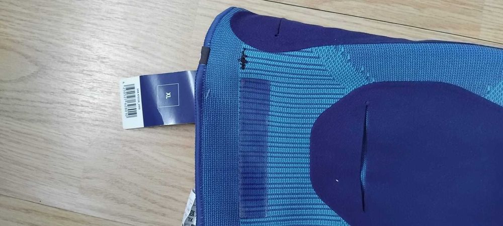 Genunchiera noua cu pernute de racire ,L si XL