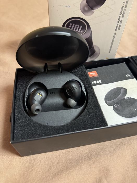 JBL FREE слушалки