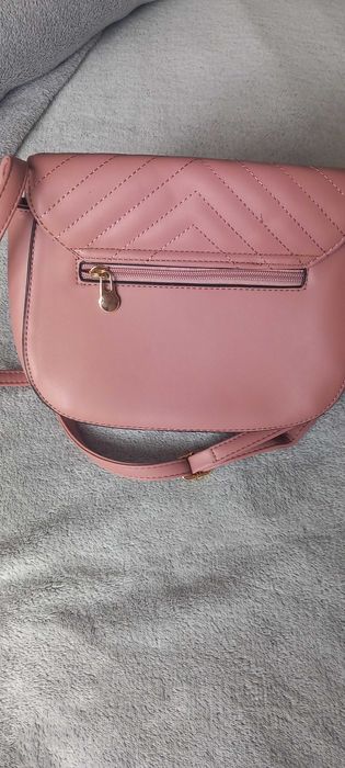 Нова чанта през рамо