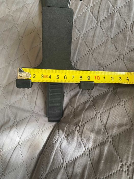 Стойка за таблет за автомобил