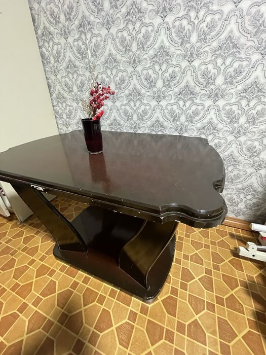 Продается столик журнальный