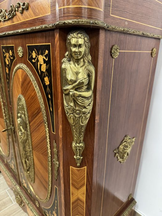 Comoda din lemn masiv cu intarsii, elemente bronz si blat marmura