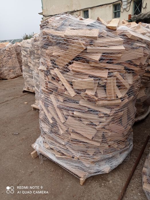 Lemne de foc deseuri din esența tare stejar sau fag la palet
