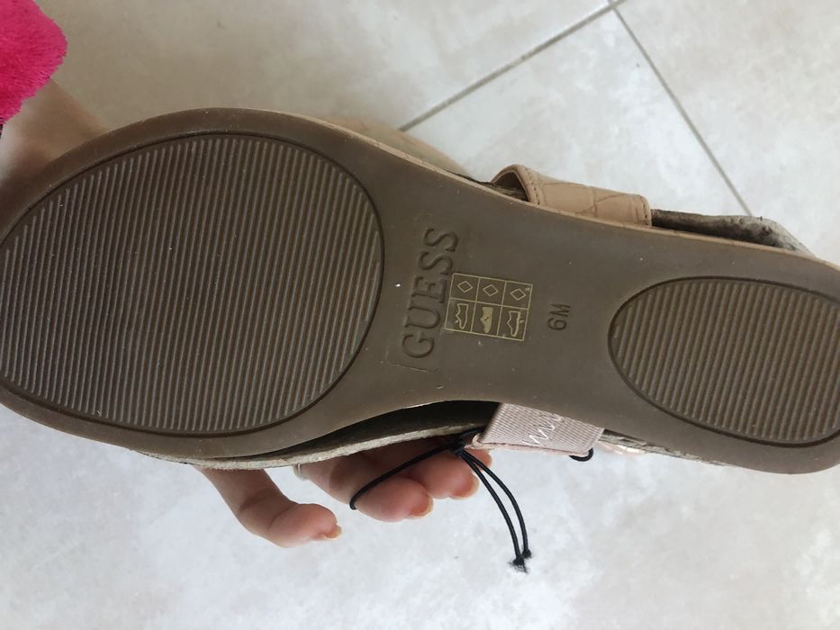 Дамски сандали Guess