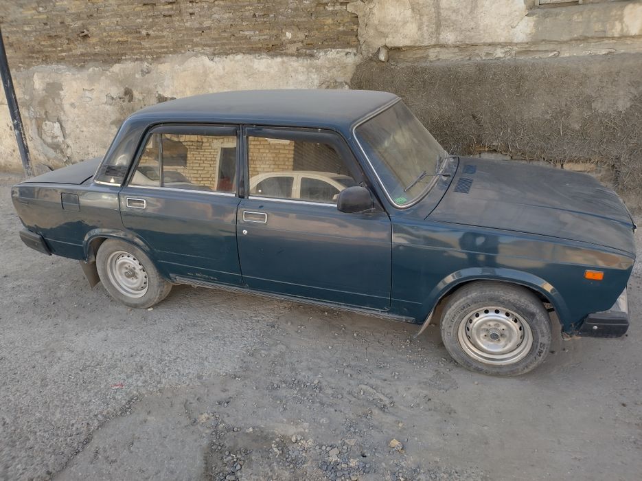 Машина Жигули 2107