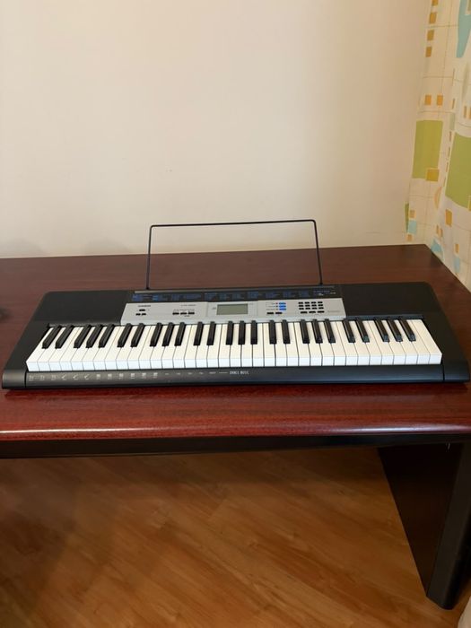 Синтезатор Casio