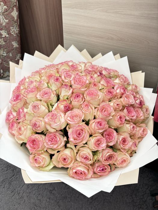Розовые розы супер