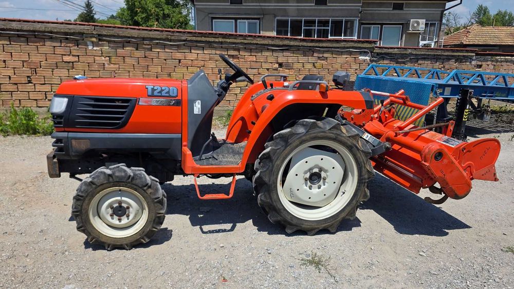 Японски трактор Kubota T220 с фреза, 4x4, 22 кс., АграБГ Джолев