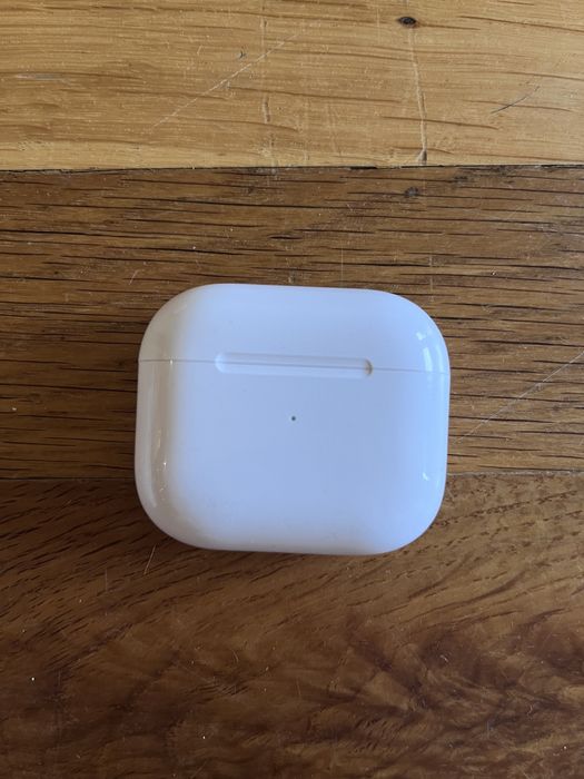 Airpods слушалки бели