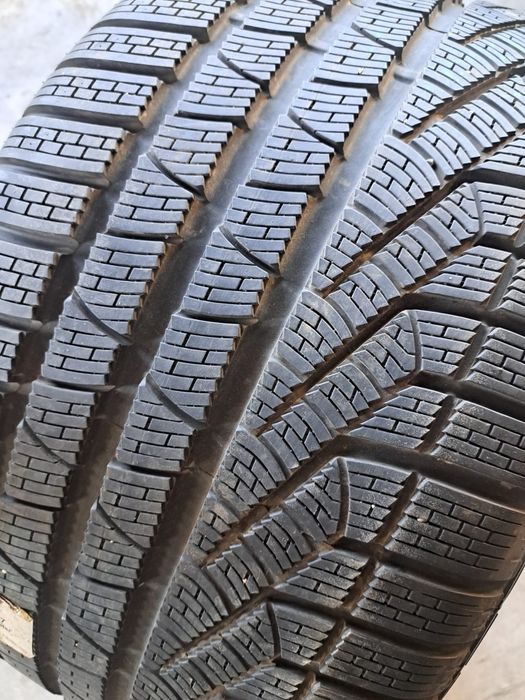 2 anvelope iarnă 295 35 r19 Pirelli
