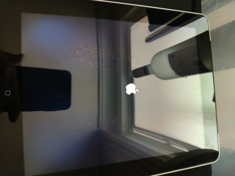 Vând tableta Apple