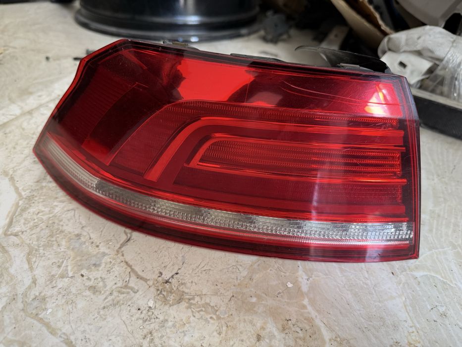 Stop stanga spate aripa Passat b8 sedan