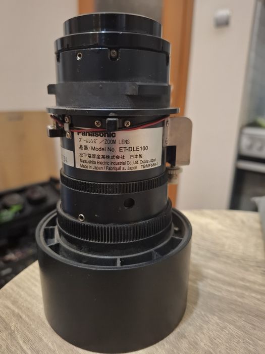 Професионален вариообектив Panasonic ET-DLE100 (1.3-1.8:1) за DLP прое