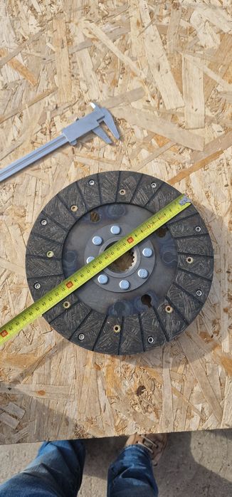 Disc Priza putere tractor same minitauro 50 
Diametru 250 mm
Interior