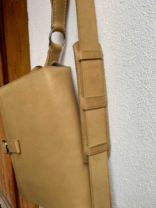 Ръчно шита чанта от естествена кожа