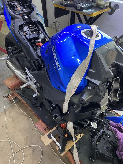 Suzuki gsx-s 950 avariat