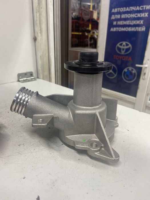 Помпа бмв мотор м20