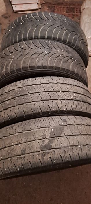 Vand  patru  cauciucuri  Nokian