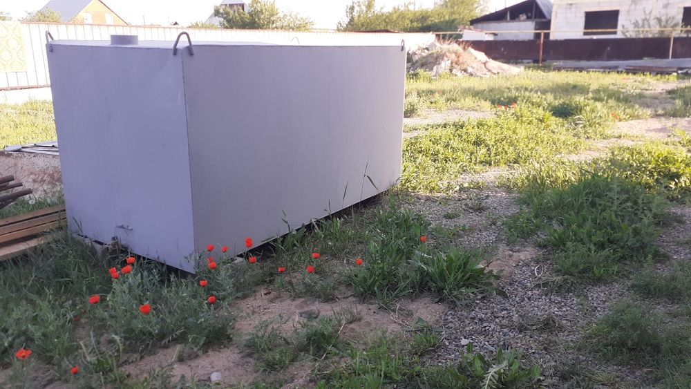 Железная емкость для воды