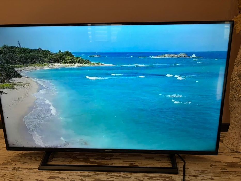 Продавам телевизор Hisense 43A7300F 43 инча 4K UHD