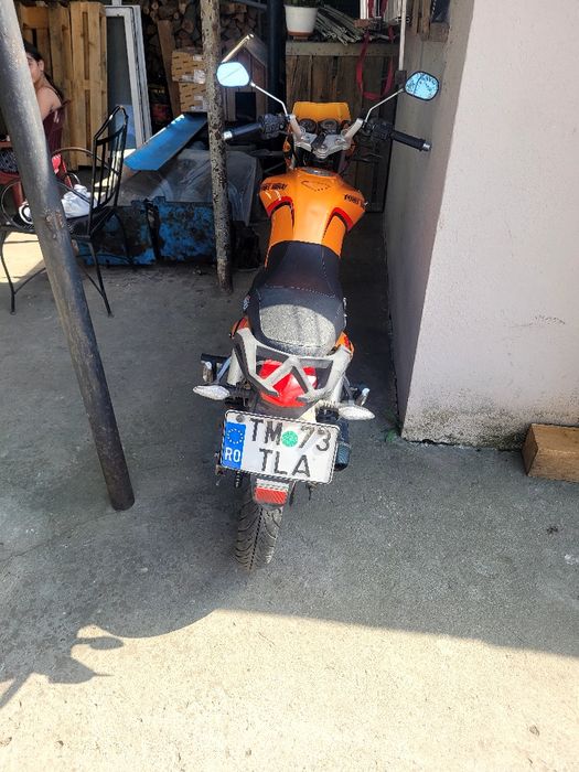 Vând motor înmatriculat