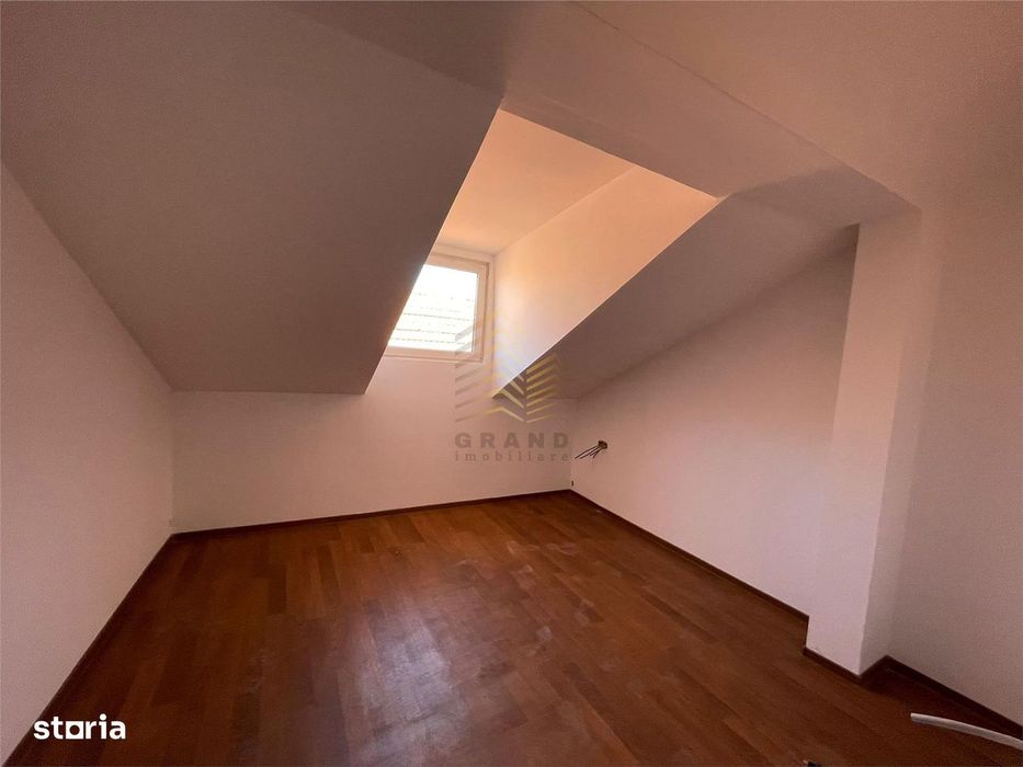 Apartament 4 Camere|Decomandat|Zona Decebal Strada Eroilor