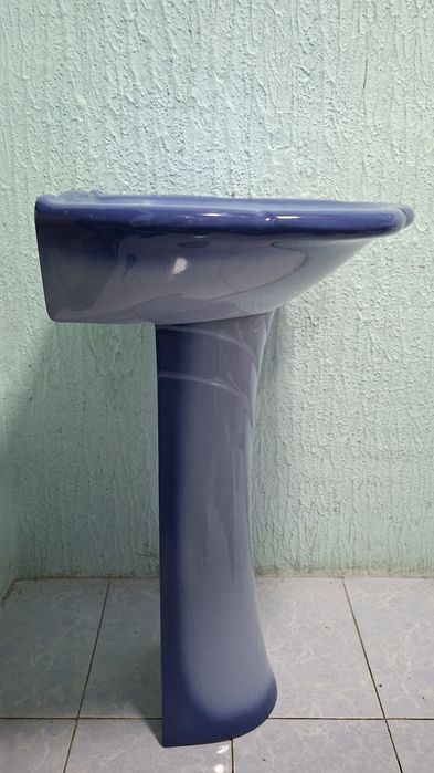 Раковина Тюльпан 2003г с пьедесталом