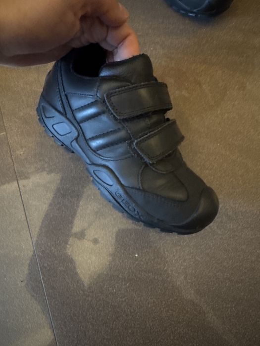 Vand adidasi/pantofi piele naturala Geox 32 impecabili