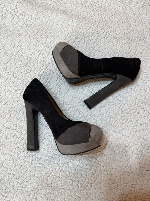 Официални обувки на висок ток