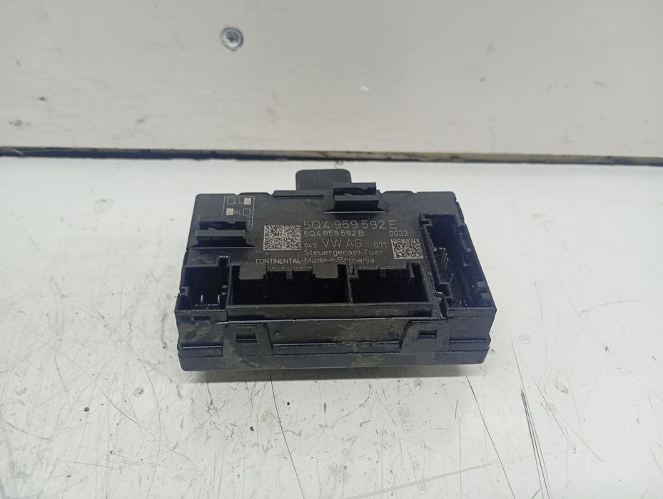 Modul confort usa fata dreapta 5Q4959592E Volkswagen Golf 7 (2012 - 2017)