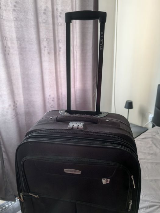 Продавам куфар за пътуване