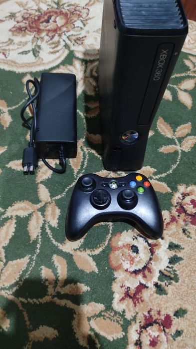 Xbox 360 slim holatiideal wireless controller va blok pitanya komplekt