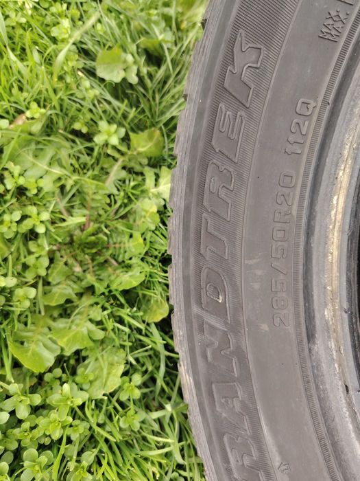 285/50/20  Dunlop sequoia