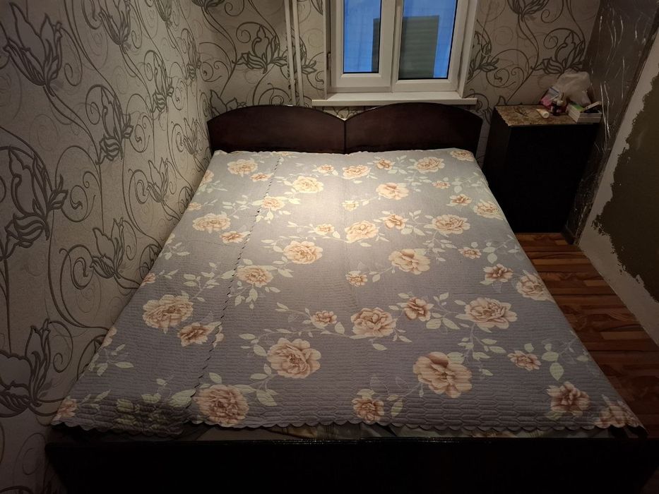 Kravat 1 talikdan 2 ta dona eni 75 dan uzunligi 2 metir srochna