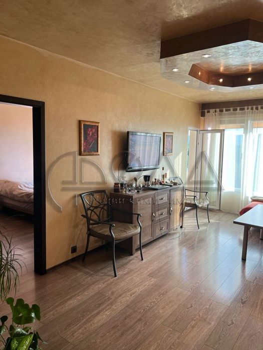 Продава се Тристаен апартамент в София, Илинден - 88 кв.м за 2273 €/кв.м - Снимка #8