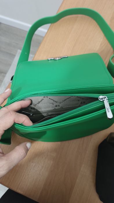 Продам кожаную сумочку