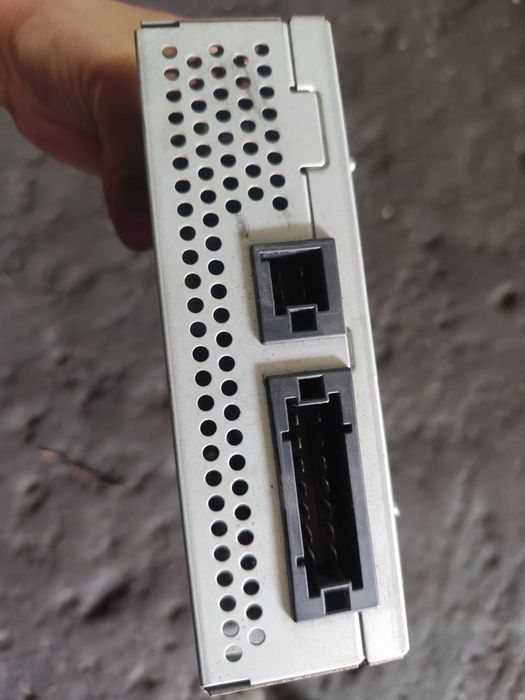 Штатный уселитель mercedes w221