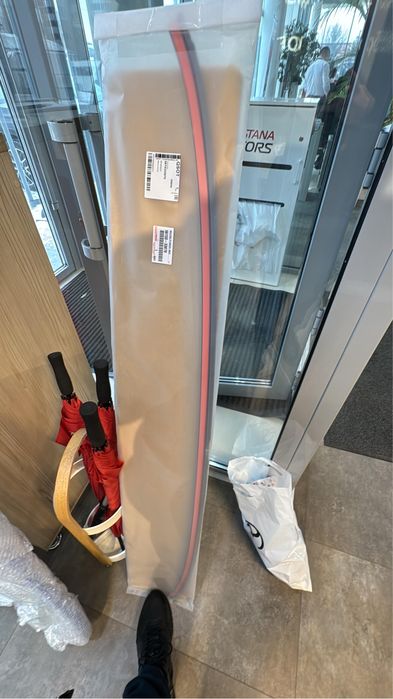 Продам оригинальное лобовое камри 70