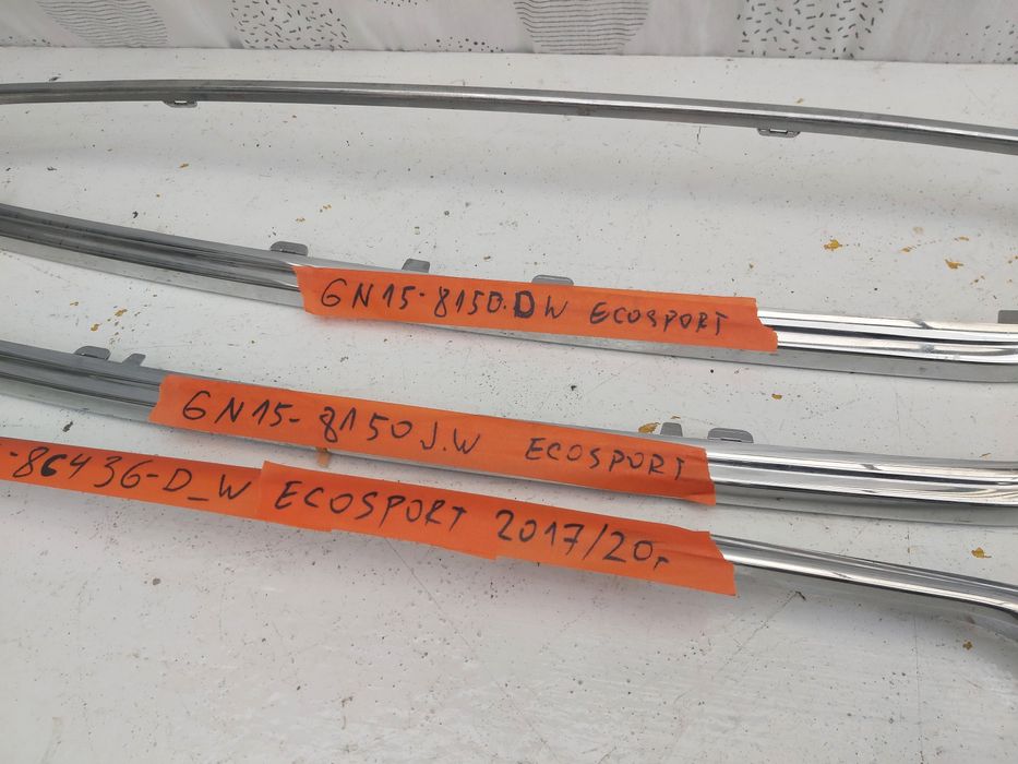 Лайсна хром предна решетка грил Ford Ecosport 2017 /21г