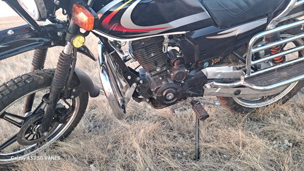 Продам мотоцикл 200 кубов