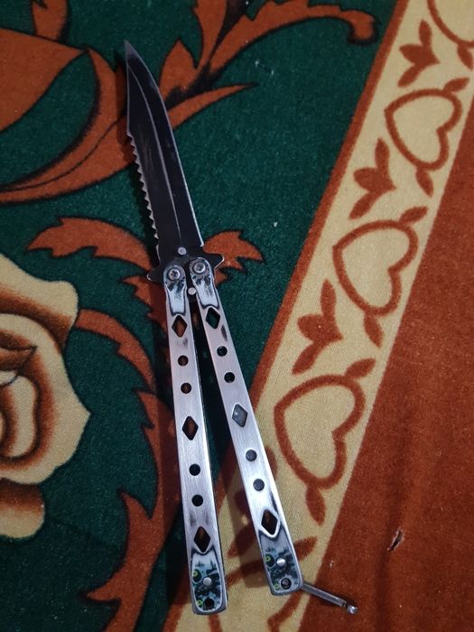 Vând cuțit butterfly/balisong REAL