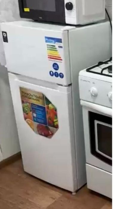 Продам холодильник 89000