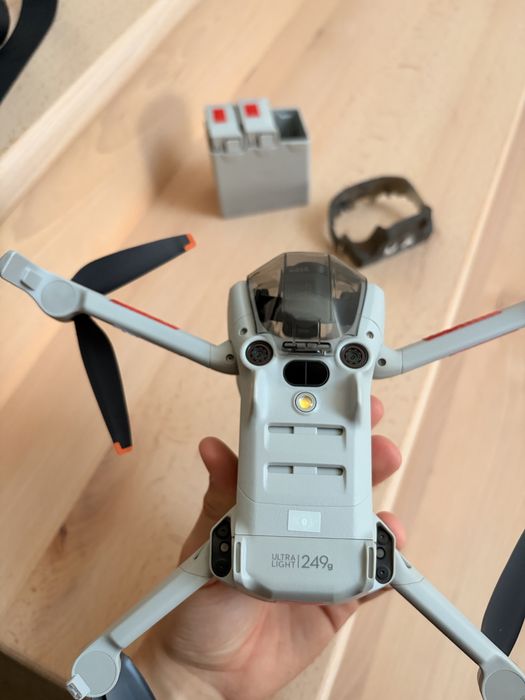 Drona Dji mini 4 pro