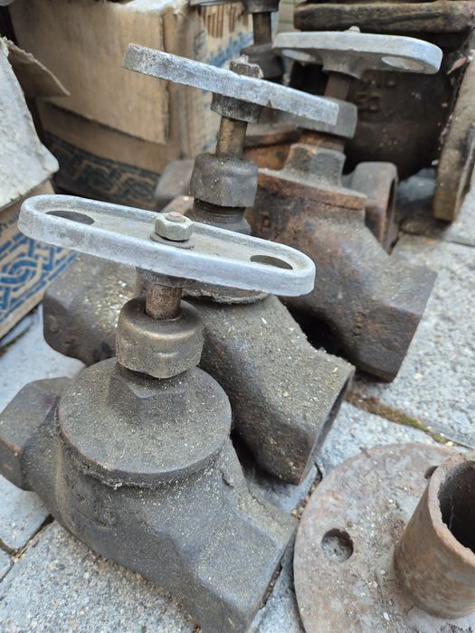 Продам задвижки, вентиля