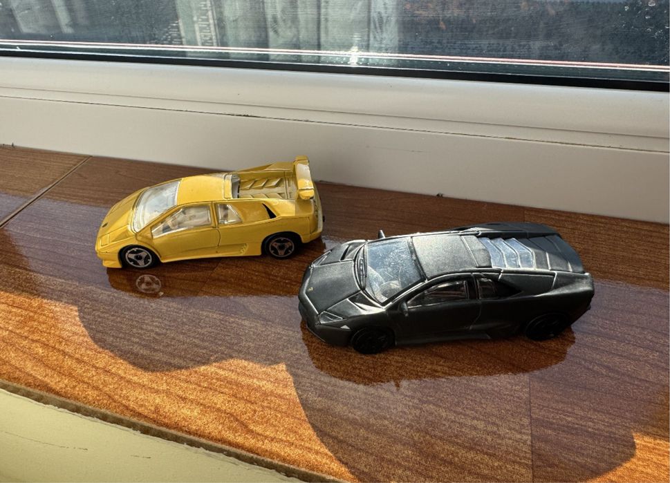 Machete auto 1/43 Burago